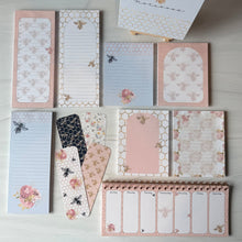 Load image into Gallery viewer, Bees & Honeycomb Notepads