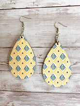 Load image into Gallery viewer, Geometric teardrop earrings - 3 colors to choose from